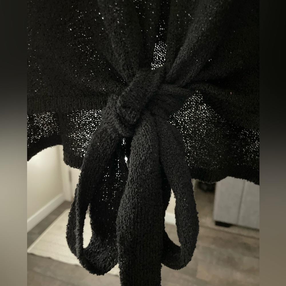 Elegant Black Tie-Front Sweater - Picture 3 of 7